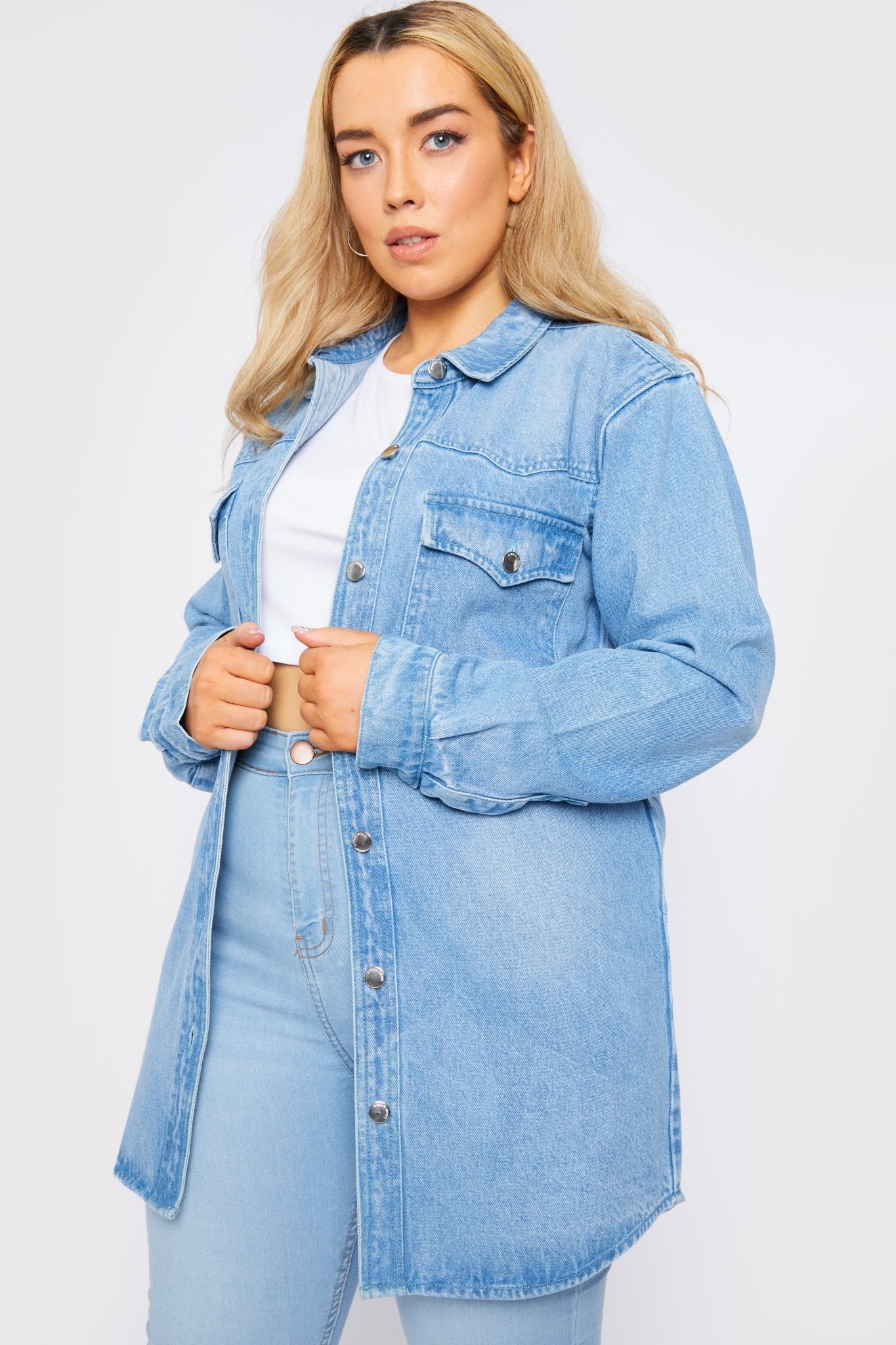 PLUS SIZE LONG DENIM SHIRT - LIGHT BLUE WASH - JMOJO - Women's Oversize Denim Shirts