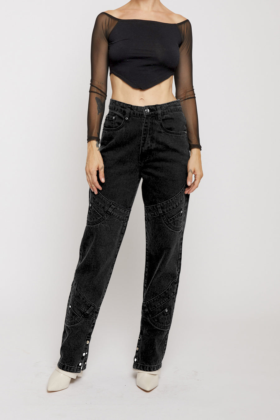 HIGH RISE RELAXED STRAIGHT LEG JEANS - BLACK