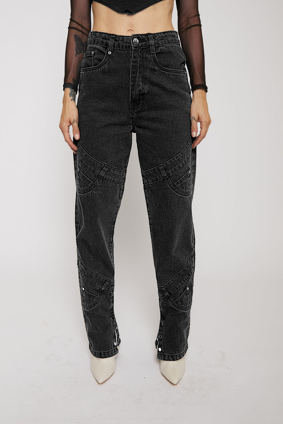 HIGH RISE RELAXED STRAIGHT LEG JEANS - BLACK