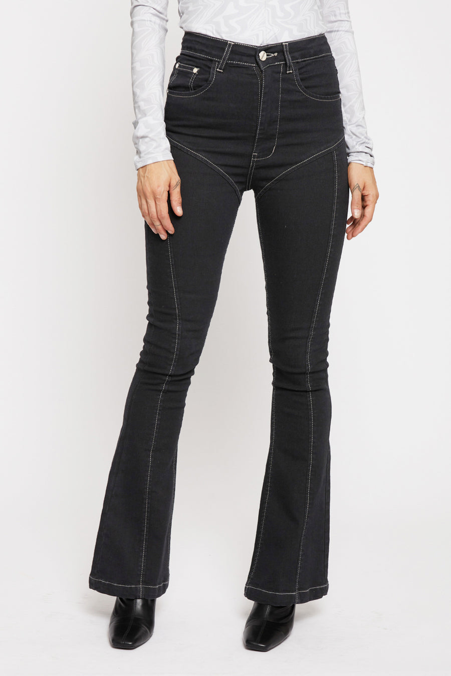 HIGH WAISTED FLARE JEANS WITH CONTRAST STITCH DETAIL  - BLACK