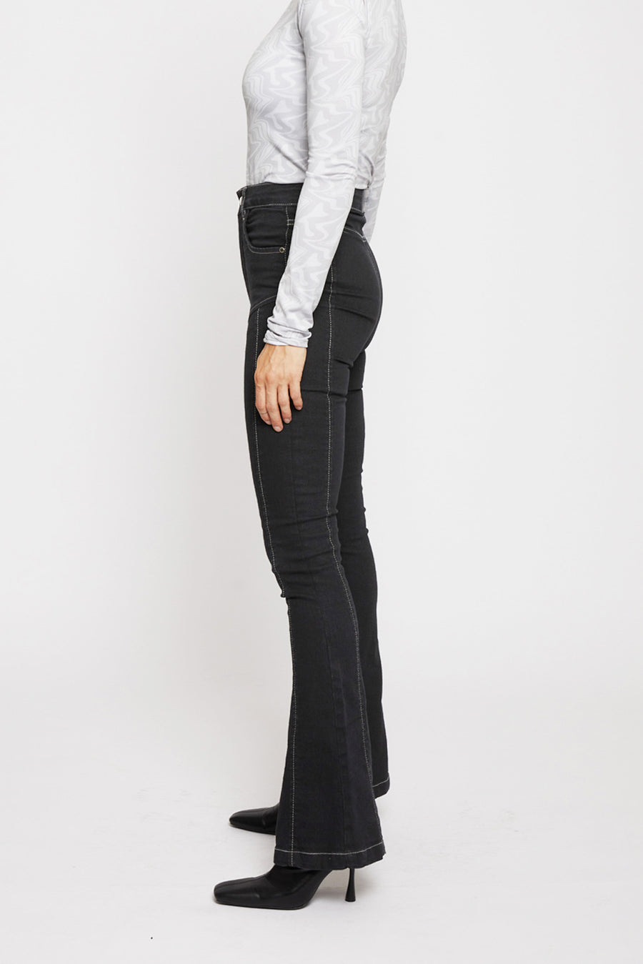 HIGH WAISTED FLARE JEANS WITH CONTRAST STITCH DETAIL  - BLACK