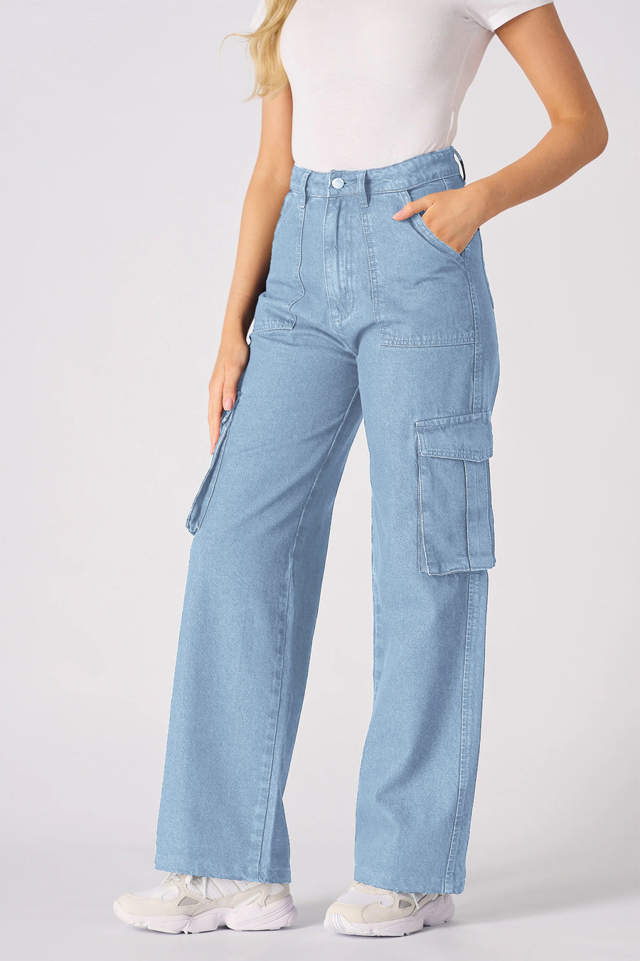 HIGH WAISTED CARGO JEANS - LIGHT BLUE WASH