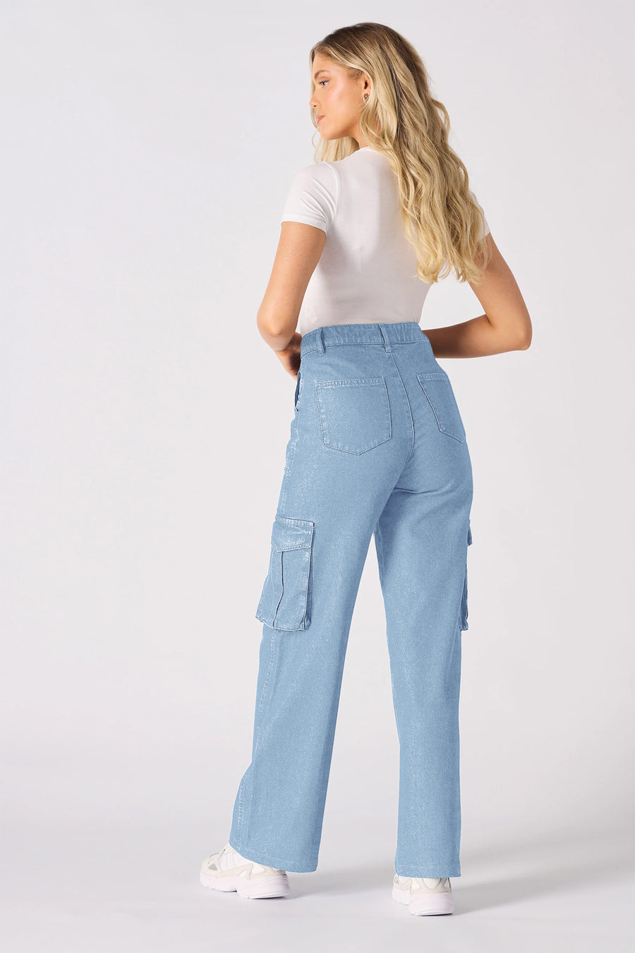 HIGH WAISTED CARGO JEANS - LIGHT BLUE WASH