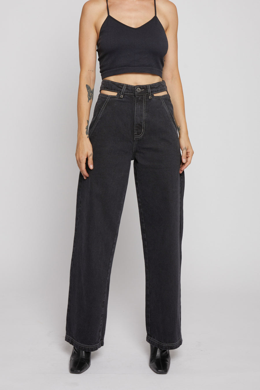 RELAXED WIDE LEG JEANS WITH CUTOUT DETAIL - BLACK