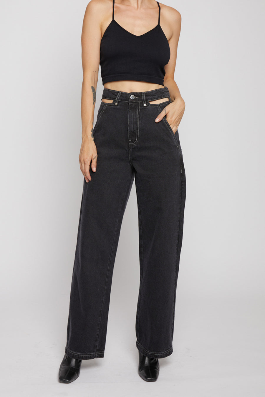 RELAXED WIDE LEG JEANS WITH CUTOUT DETAIL - BLACK