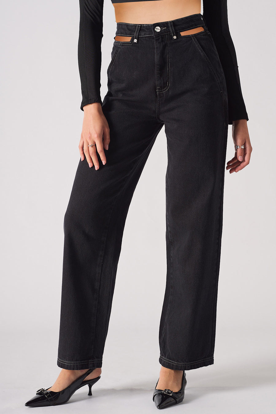 RELAXED WIDE LEG JEANS WITH CUTOUT DETAIL - BLACK