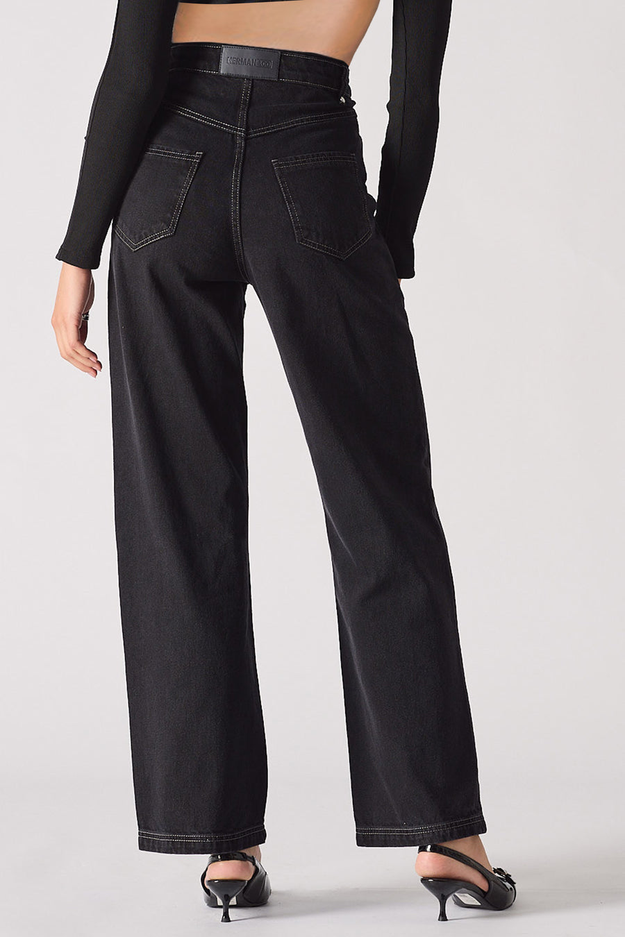 RELAXED WIDE LEG JEANS WITH CUTOUT DETAIL - BLACK