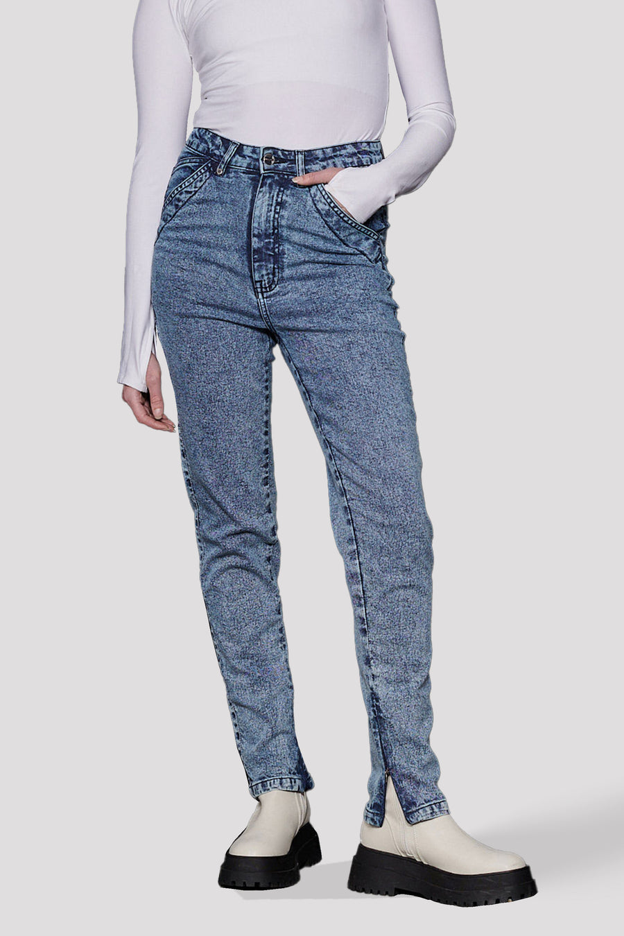 HIGH RISE SKINNY JEANS WITH HEM POPPER DETAIL - BLUE ACID WASH