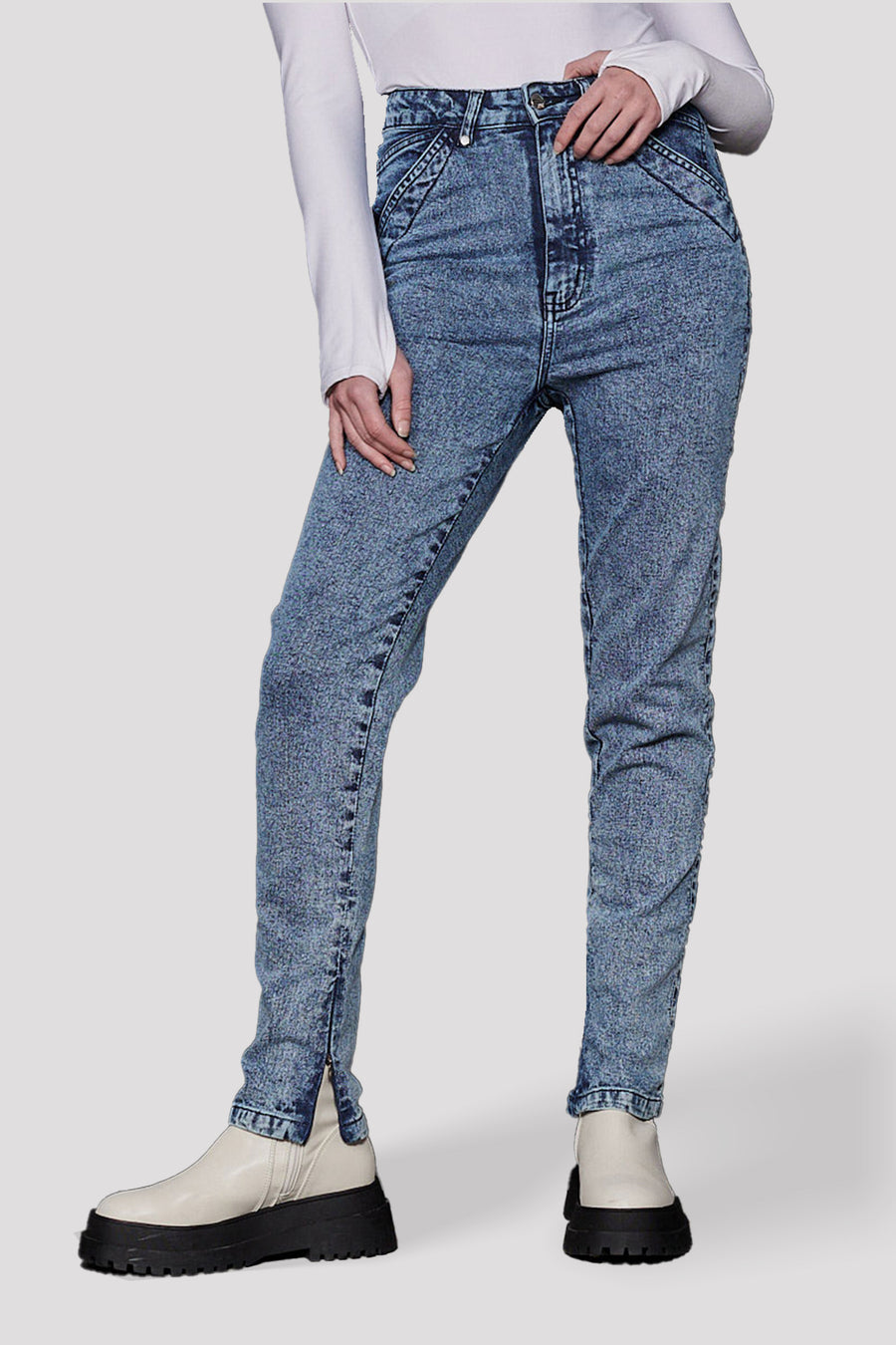 HIGH RISE SKINNY JEANS WITH HEM POPPER DETAIL - BLUE ACID WASH