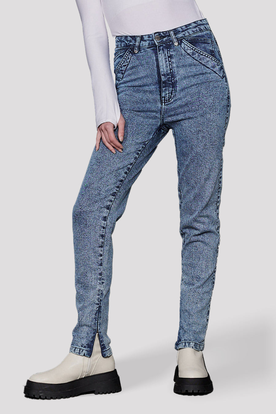 HIGH RISE SKINNY JEANS WITH HEM POPPER DETAIL - BLUE ACID WASH