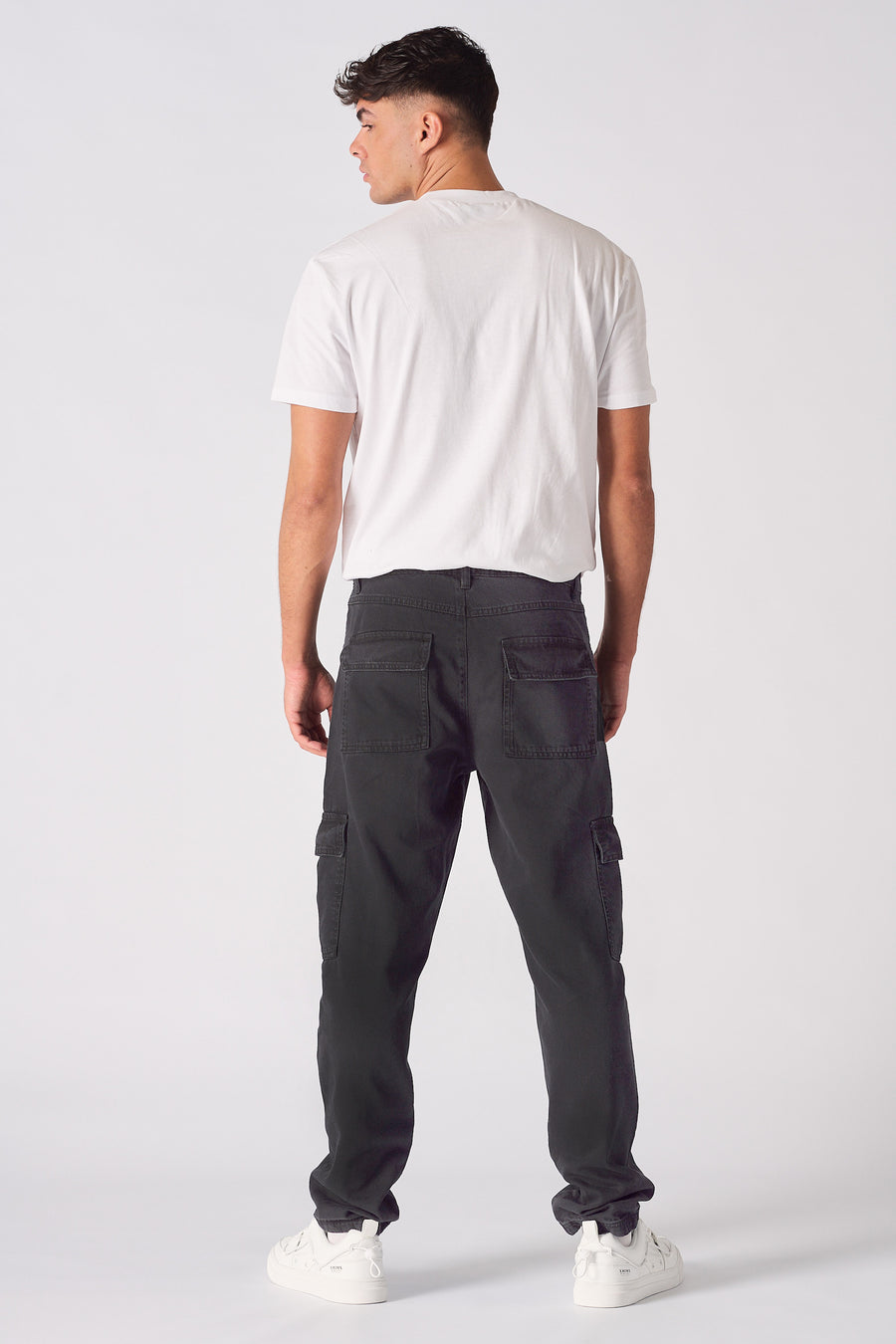 RELAXED FIT CARGO JEANS - BLACK