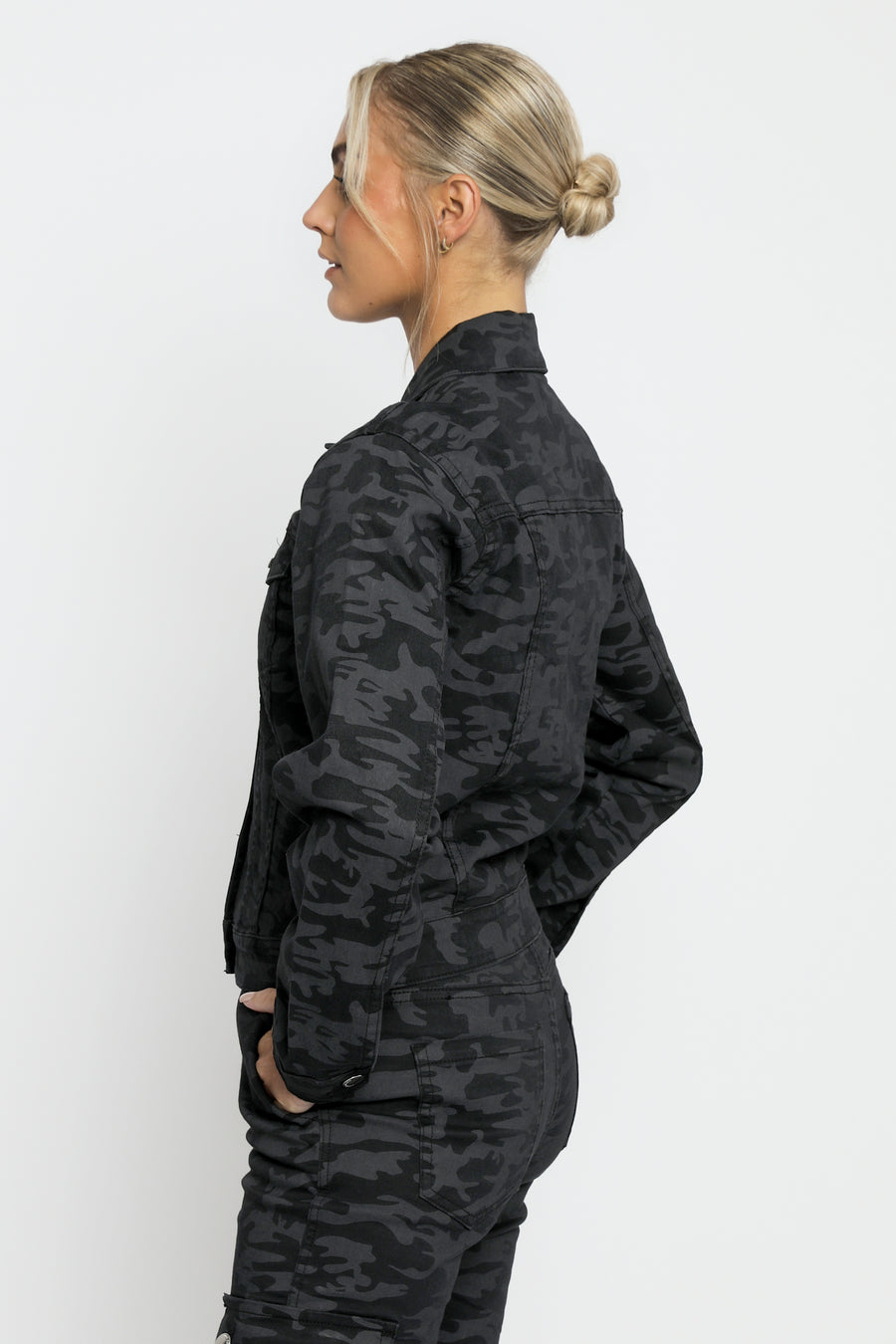 CAMO TRUCKER DENIM JACKET - BLACK