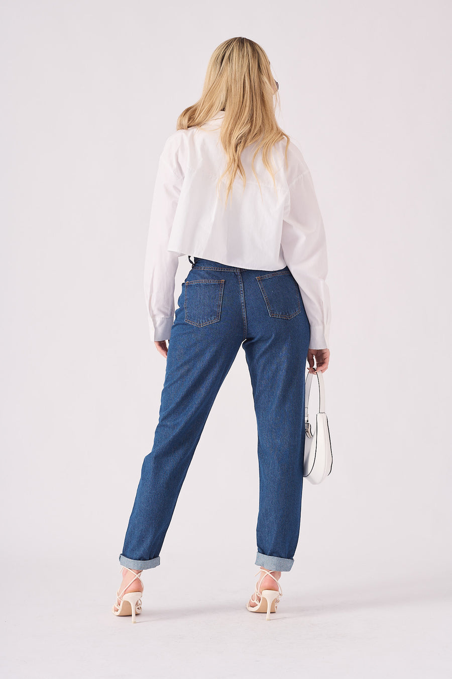 HIGH WAISTED TURN UP MOM JEANS - MID BLUE WASH