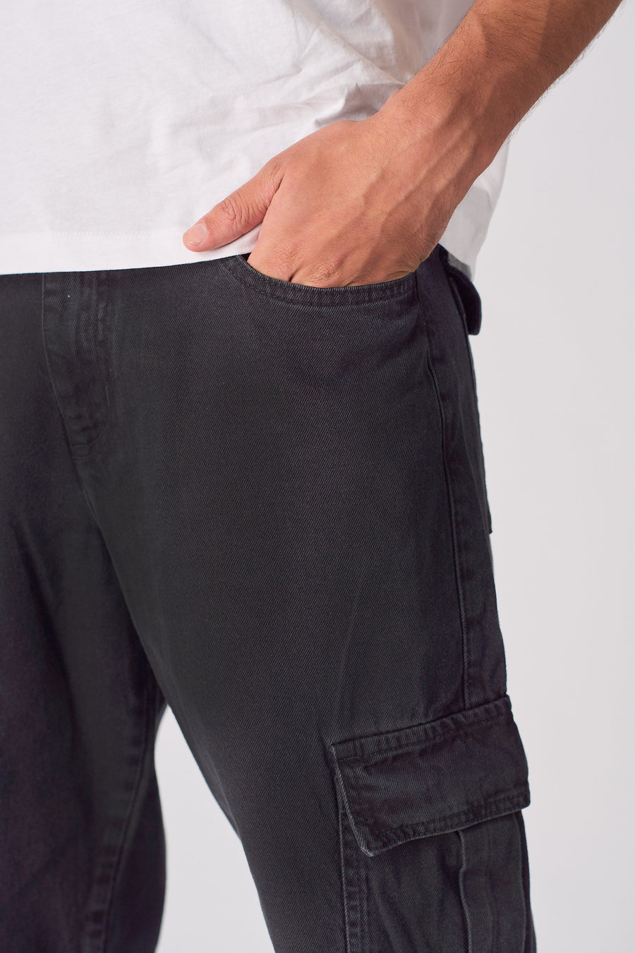 RELAXED FIT CARGO JEANS - BLACK -  Men's Cargo Jeans