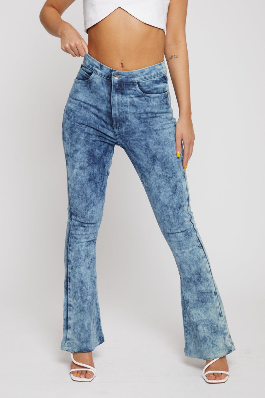 FLARED HIGH WAISTED JEANS -  Blue Wash