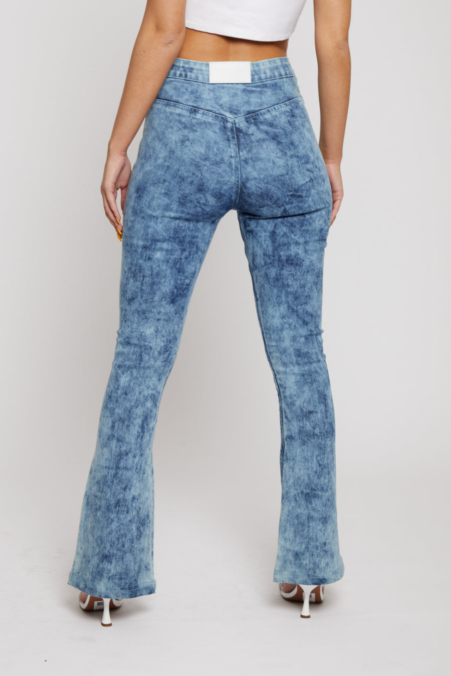 FLARED HIGH WAISTED JEANS -  Blue Wash