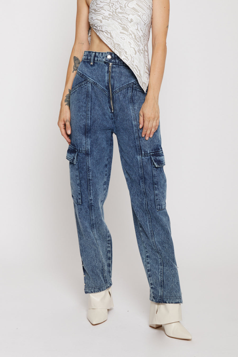 STRAIGHT LEG SEAM DETAIL CARGO JEANS - BLUE ACID WASH