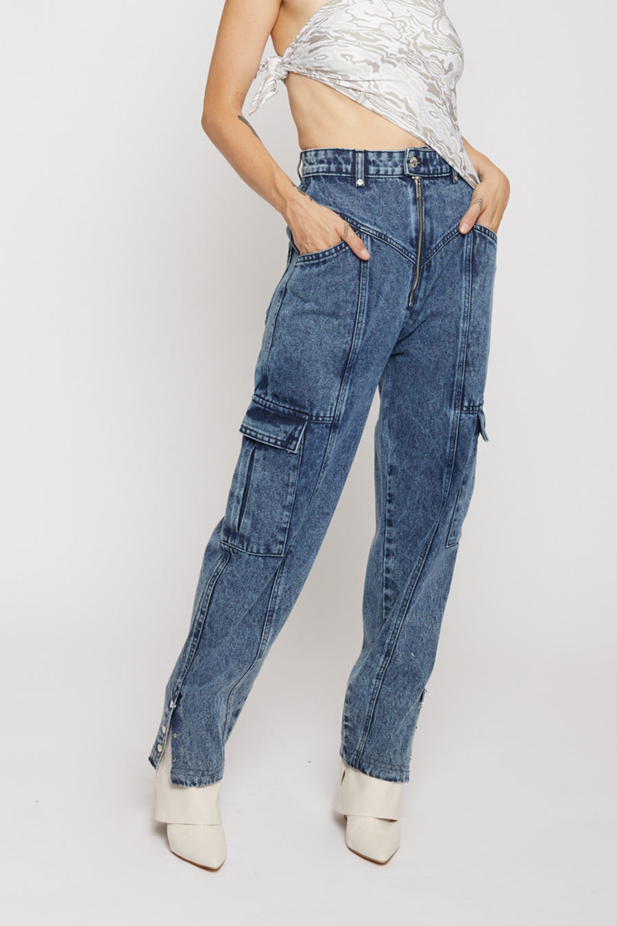 STRAIGHT LEG SEAM DETAIL CARGO JEANS - BLUE ACID WASH