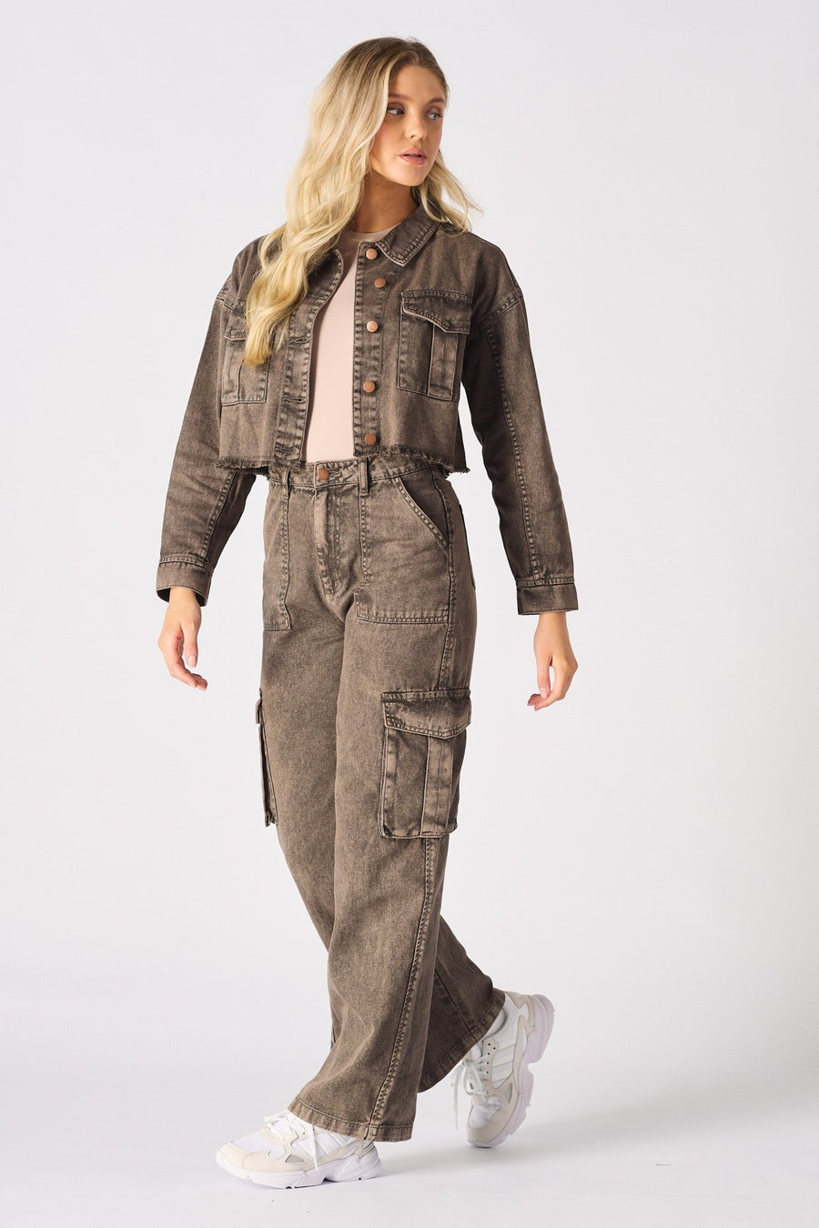 Dovie High Waisted Wide Leg Cargo Jeans - Chocolate Brown - JMOJO - Women's wide leg cargo jeans