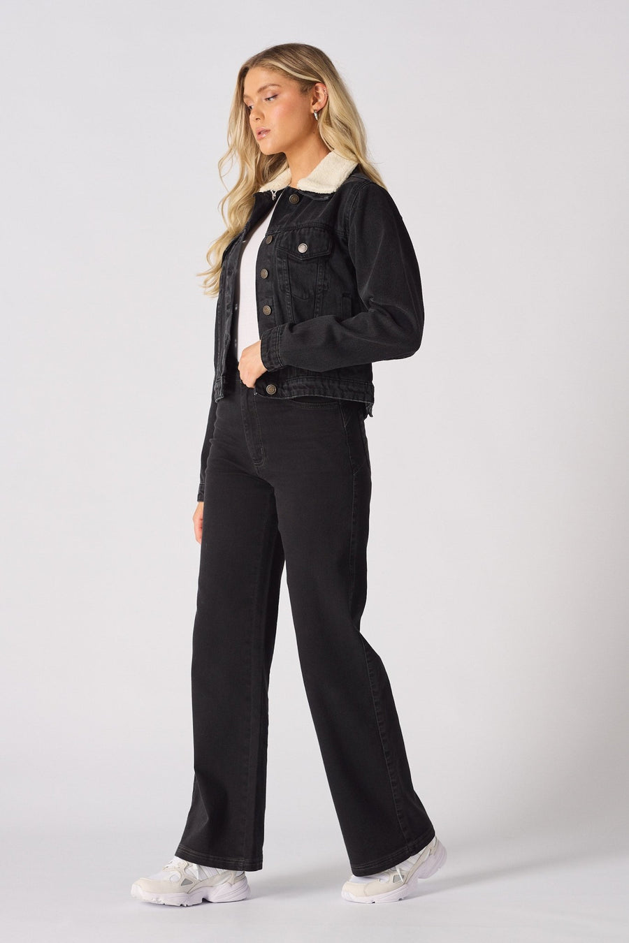 Drift Sherpa Collar Denim Jacket – Black - JMOJO - Women's Denim Jackets Sherpa