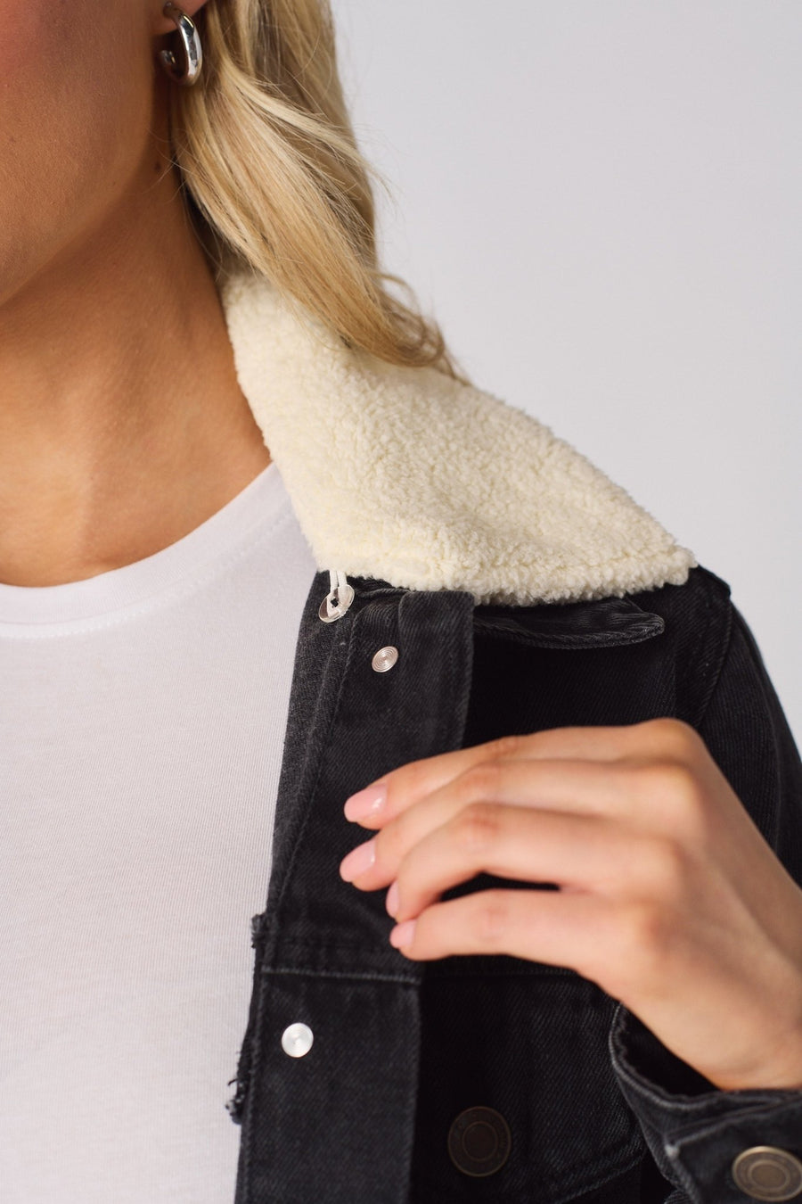 Drift Sherpa Collar Denim Jacket – Black - JMOJO - Women's Denim Jackets Sherpa