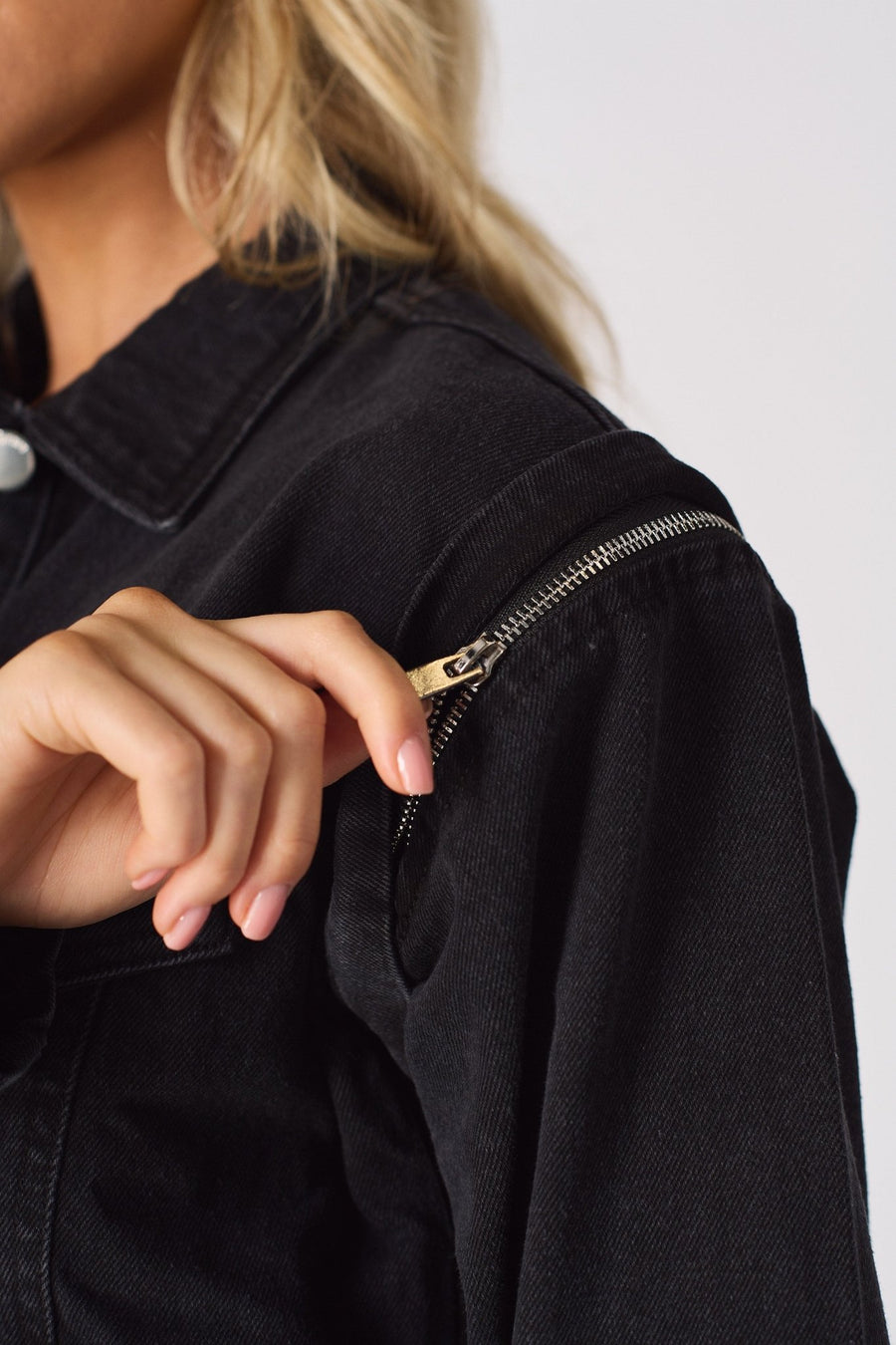 Edge 2 - in - 1 Detachable Sleeve Jacket – Black Wash - JMOJO - Women's Denim Jacket Detachable