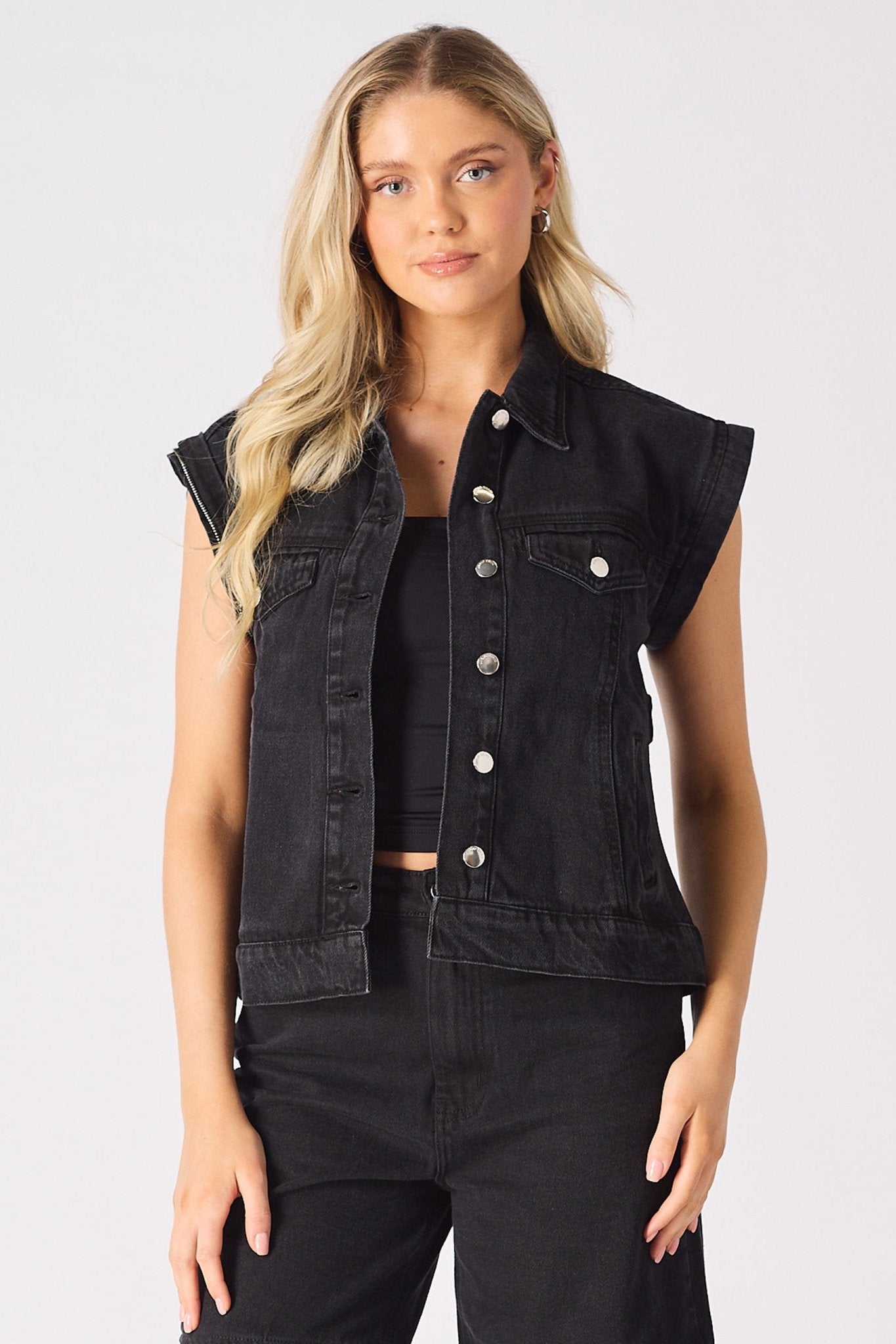 Edge 2 - in - 1 Detachable Sleeve Jacket – Black Wash - JMOJO - Women's Denim Jacket Detachable