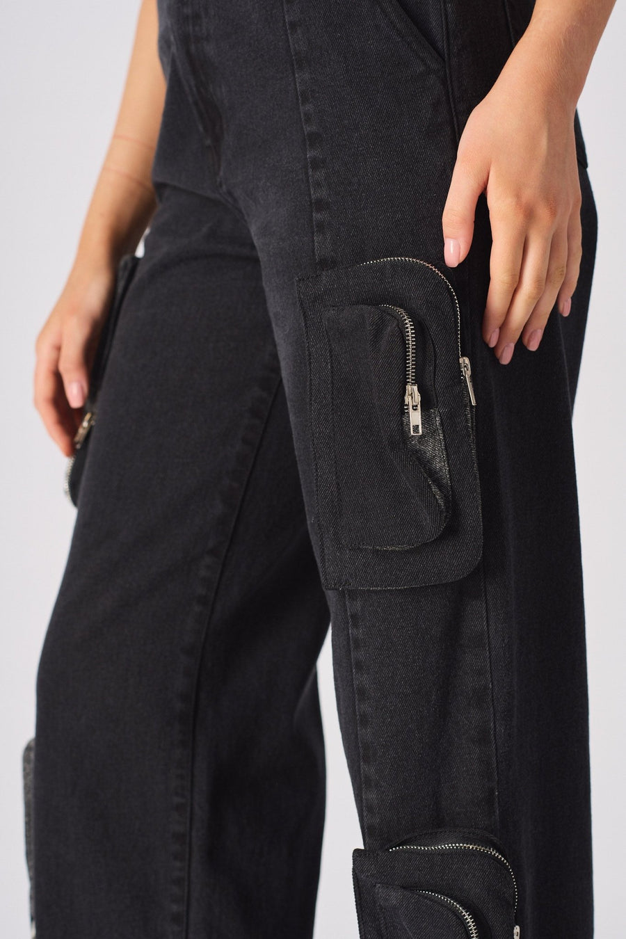 Evora Cargo Straight Leg Jeans with Removable Pockets - Black - JMOJO - Women's Straight Leg Cargo Jeans Removable Pockets