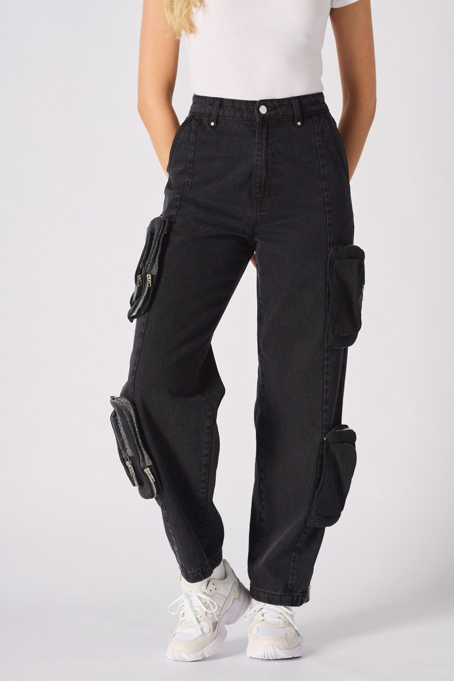 Evora Cargo Straight Leg Jeans with Removable Pockets - Black - JMOJO - Women's Straight Leg Cargo Jeans Removable Pockets