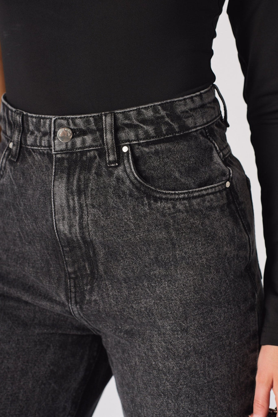 Evora High Waisted Slim Straight Leg Jeans - Black - JMOJO - Women's Straight Leg Jeans