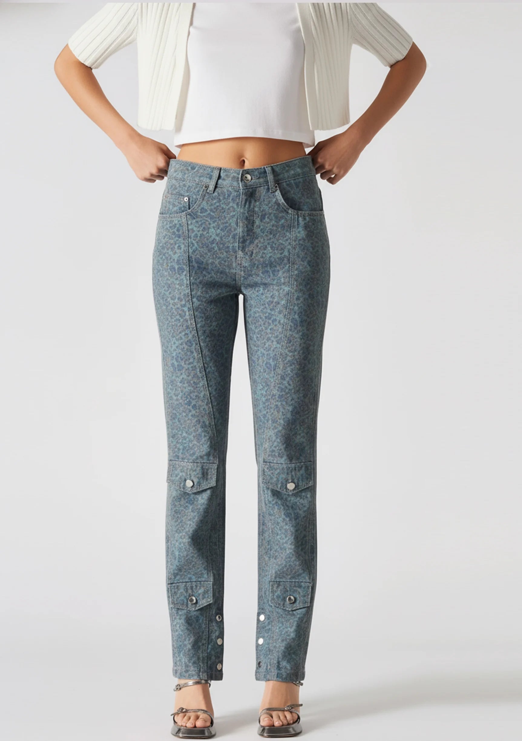 Model with hands on hips posing in Grey Dark Blue Speckled Wash Jeans for Women