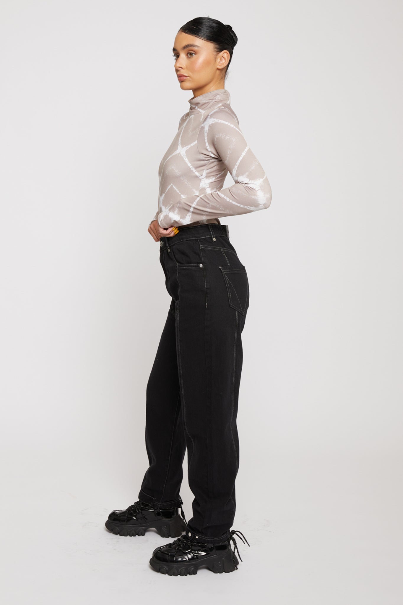 Jmojo women black straight leg jeans side profile view