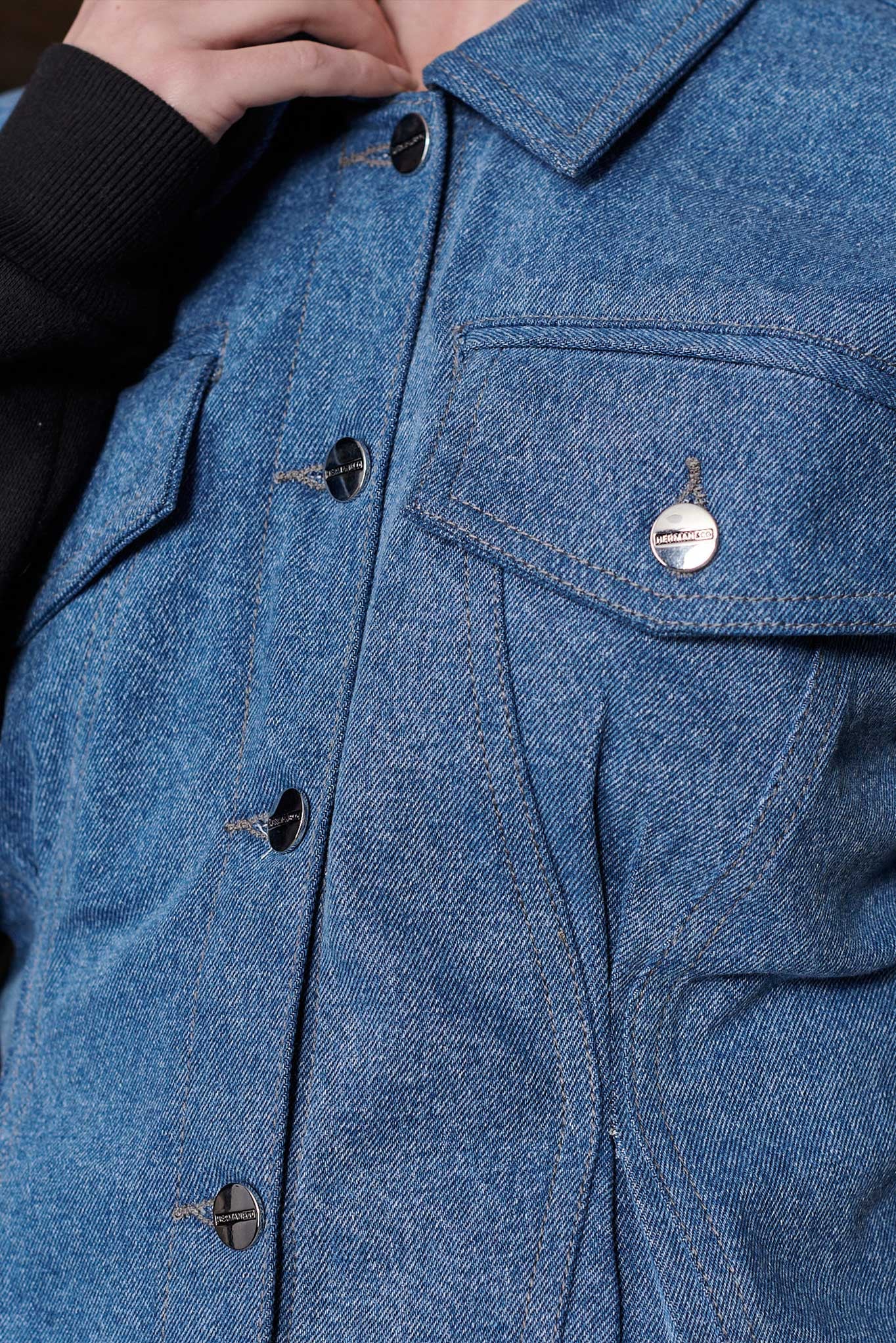 Jmojo fleece denim jacket women blue button and collar close up detail