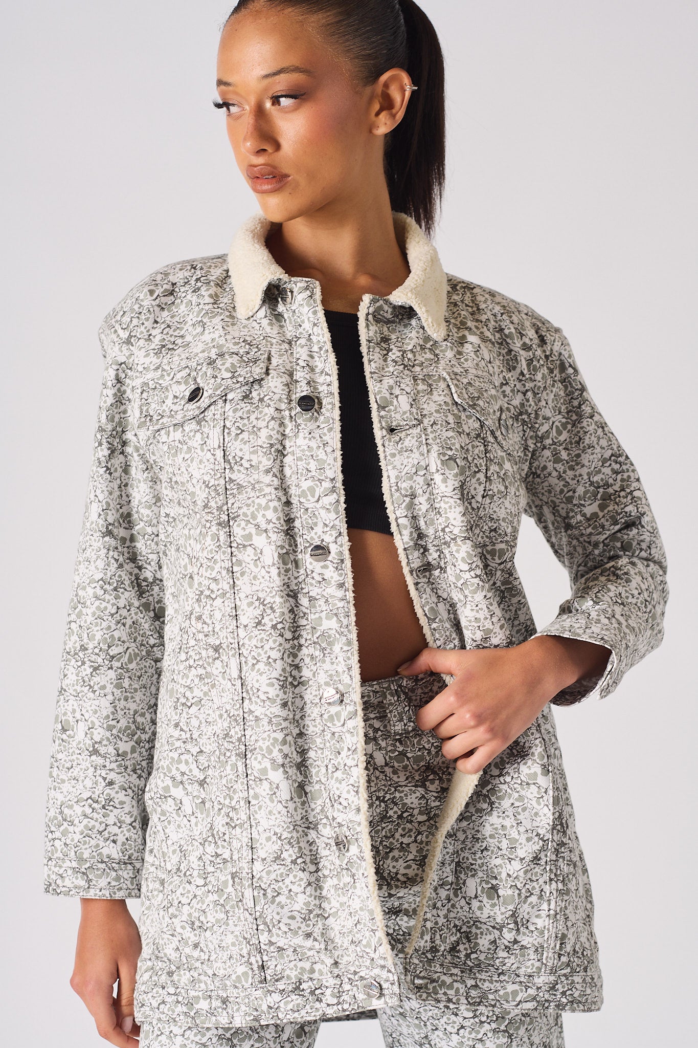 Jmojo printed sherpa denim jacket model close up front button detail