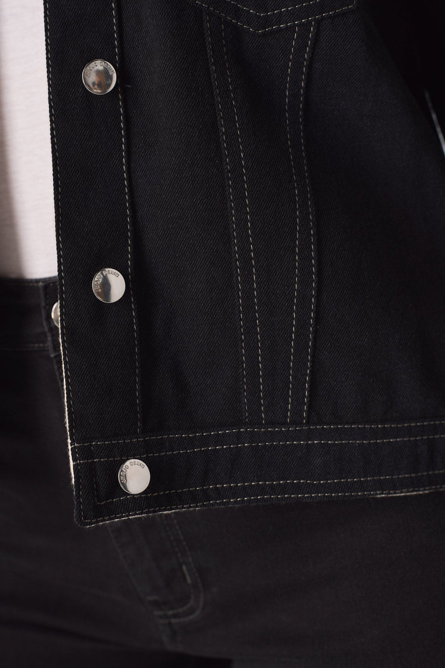 Mason 2 - in - 1 Reversible Denim Jacket – Beige & Black - JMOJO - Women's Denim Jacket Reversible