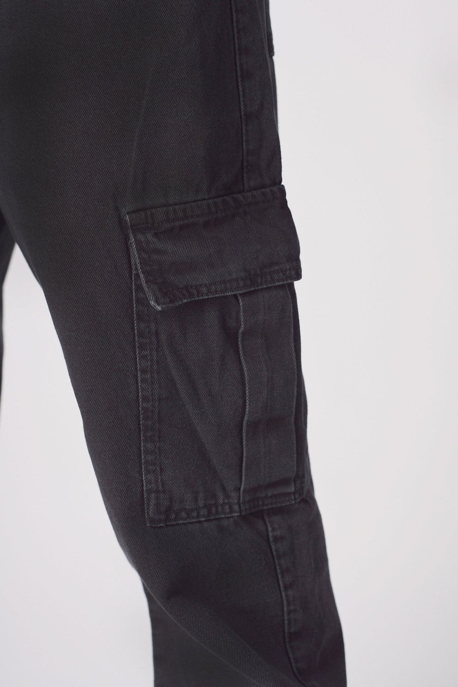 RELAXED FIT CARGO JEANS - BLACK - JMOJO - Men's Cargo Jeans