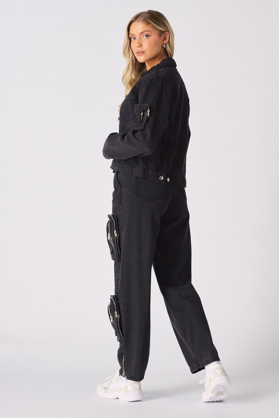 REMOVABLE POCKETS DENIM JACKET - BLACK WASH - JMOJO - Women's Cargo Denim Jacket Removable Packets