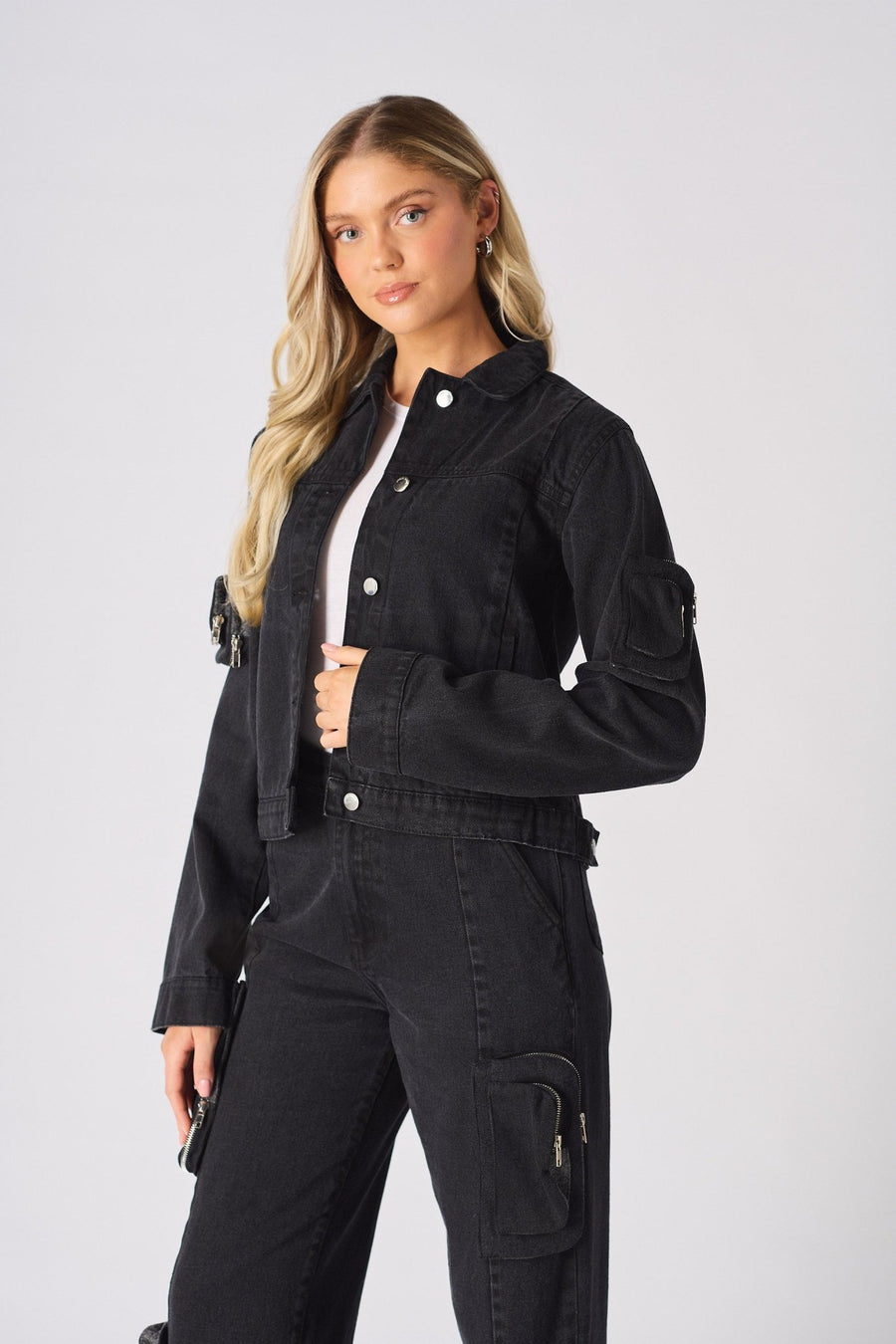 REMOVABLE POCKETS DENIM JACKET - BLACK WASH - JMOJO - Women's Cargo Denim Jacket Removable Packets