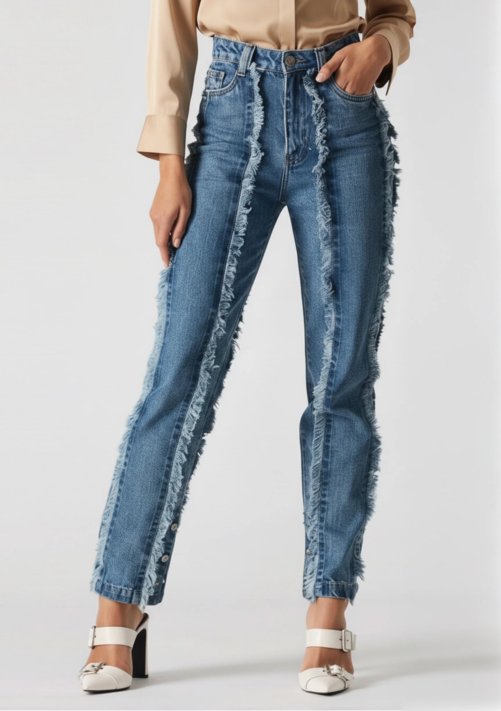 Pocket styling of Womens Mid Blue Wash frayed seam jeans