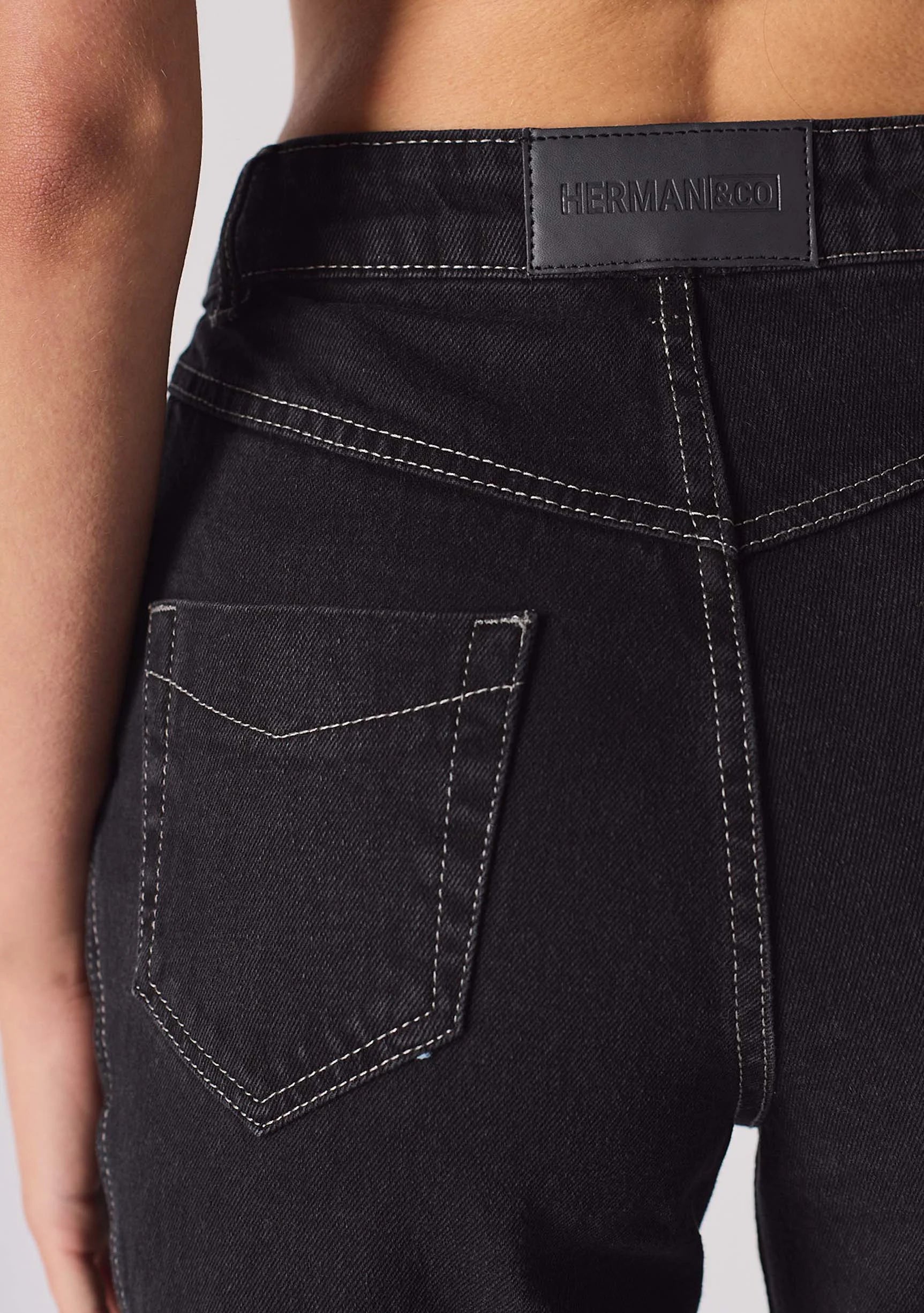 Close-up of back pocket and contrast stitching on Women's Straight Leg Jeans Black Wash