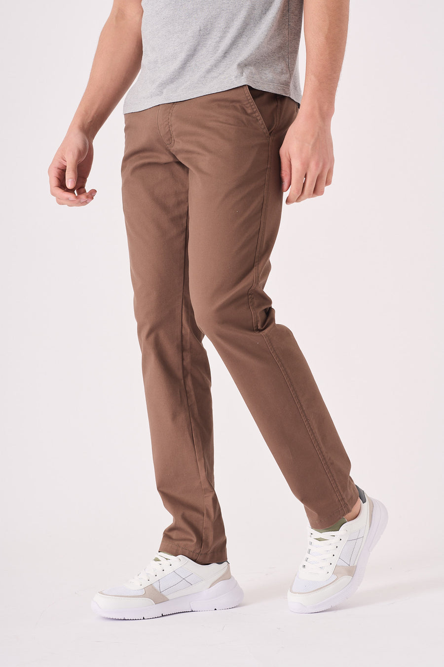 SLIM FIT CHINO TROUSER - BROWN