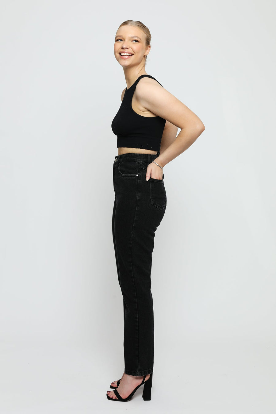 Evora High Rise Slim Straight Leg Jeans - Black - JMOJO - Women's Straight Leg Jeans