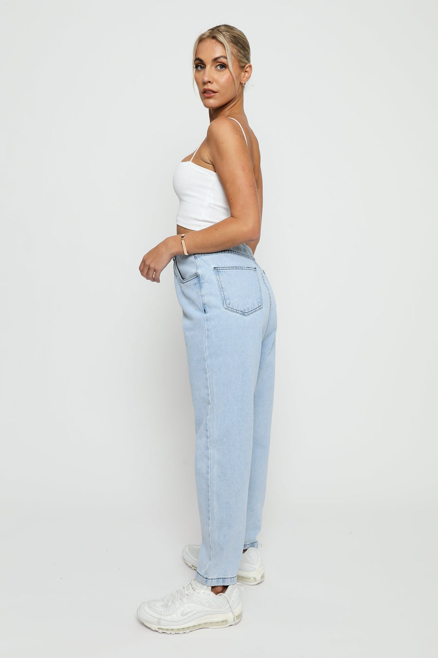 Hunni Stretch Relaxed Straight Leg Jeans - Light Blue Wash - JMOJO - Women's Straight Leg Jeans