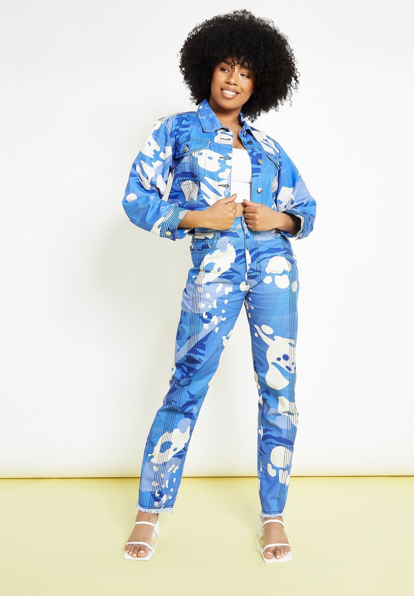 Ozi High Waisted Printed Relaxed Straight Leg Jeans - Blue - JMOJO - Women's Straight Leg Jeans