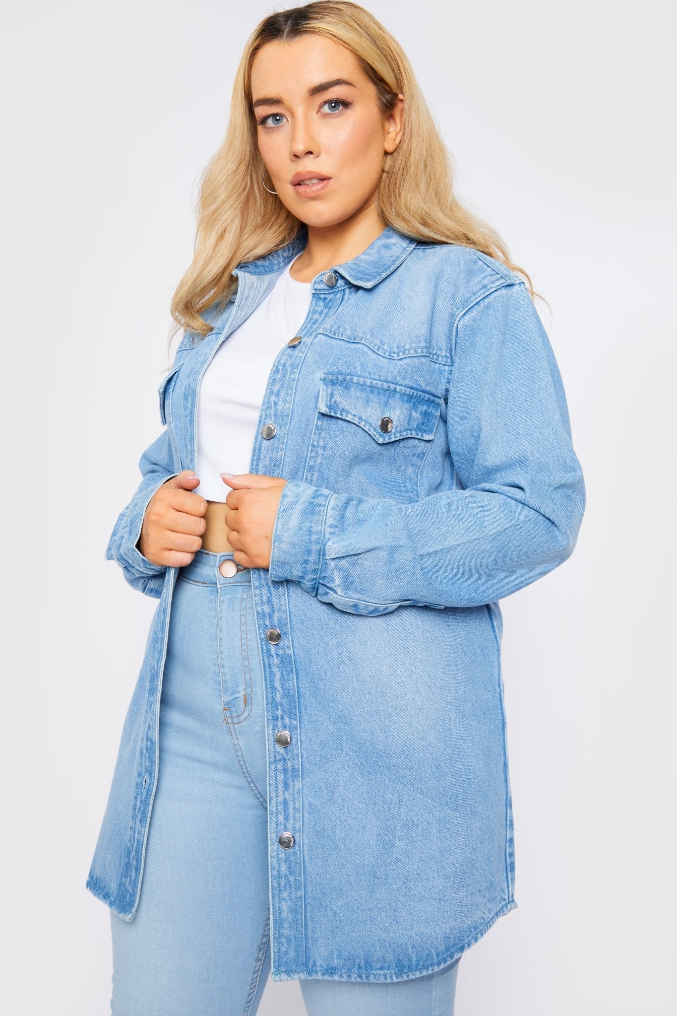 PLUS SIZE LONG DENIM SHIRT - LIGHT BLUE WASH - JMOJO - Women's Oversize Denim Shirts
