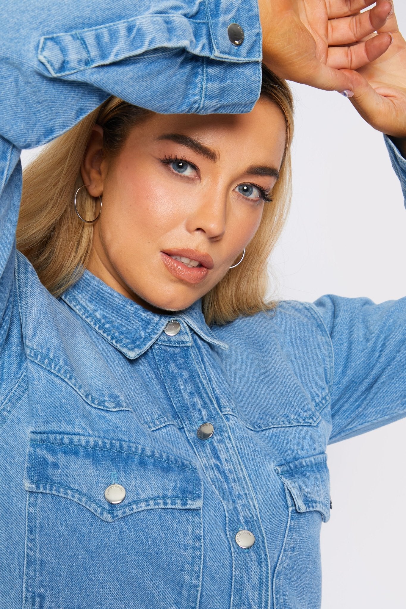 PLUS SIZE LONG DENIM SHIRT - LIGHT BLUE WASH - JMOJO - Women's Oversize Denim Shirts