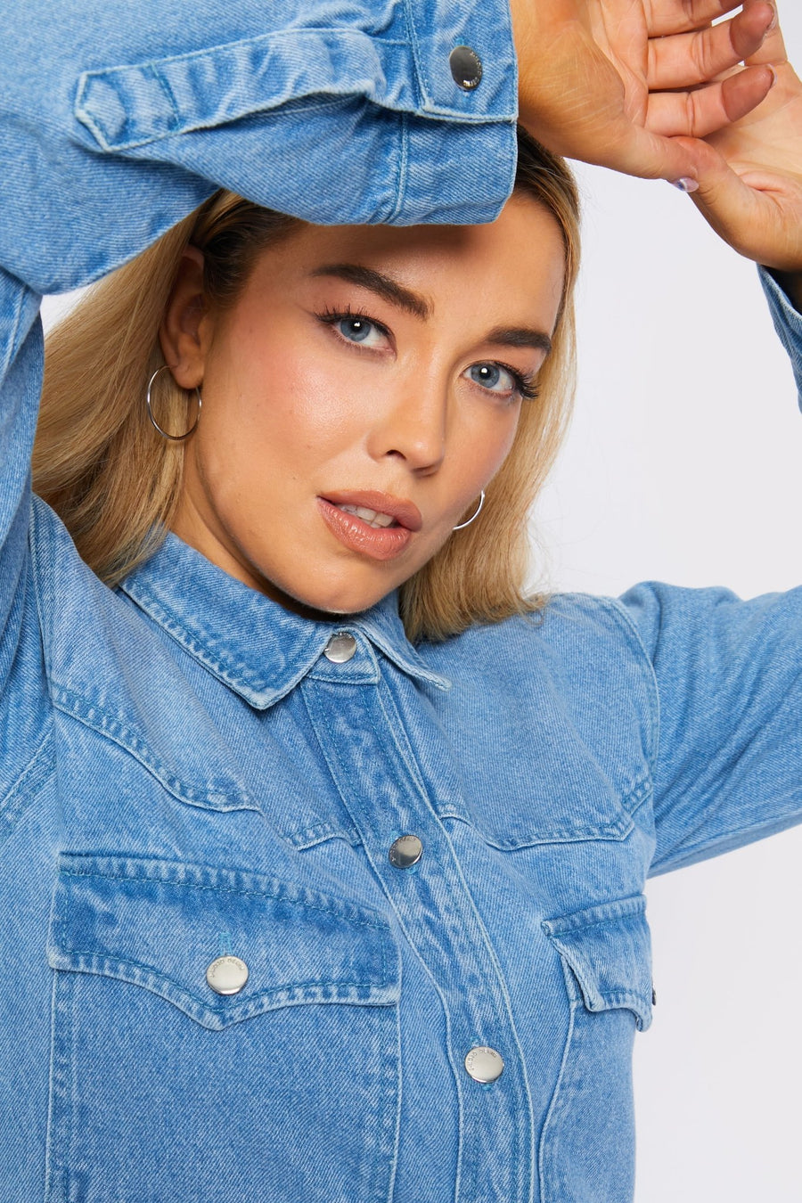 PLUS SIZE LONG DENIM SHIRT - LIGHT BLUE WASH - JMOJO - Women's Oversize Denim Shirts